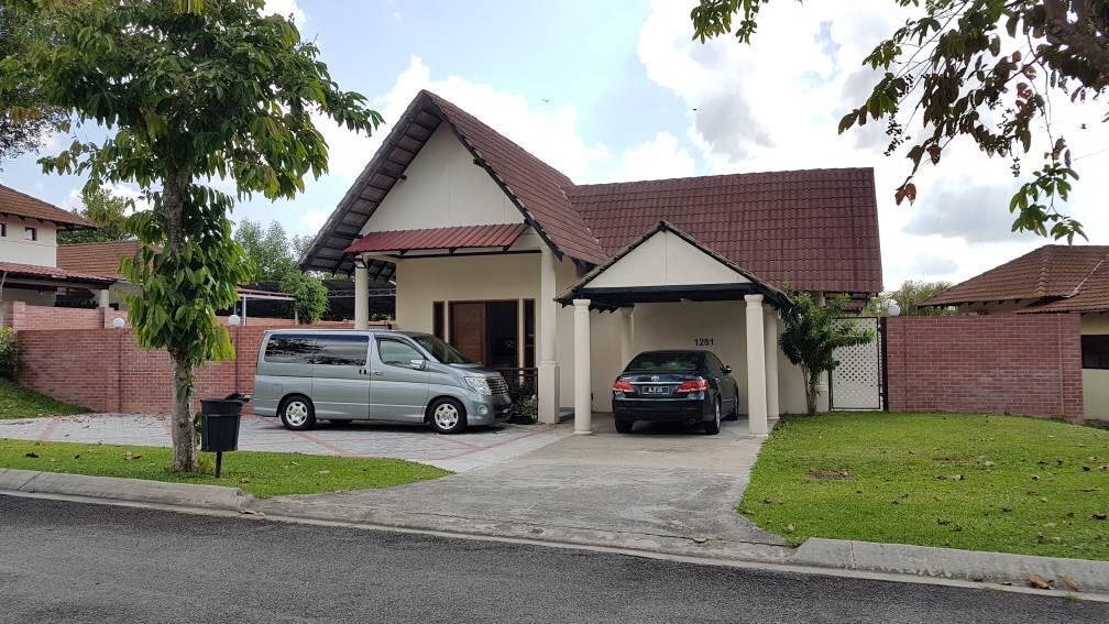 Lot 1281, D'amour Rumah percutian *